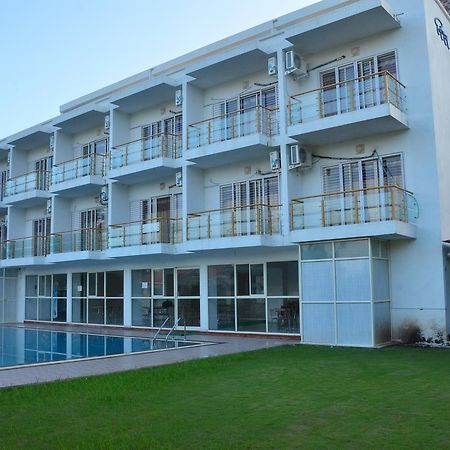 Nilaya Beach Resort Алібаґ Екстер'єр фото