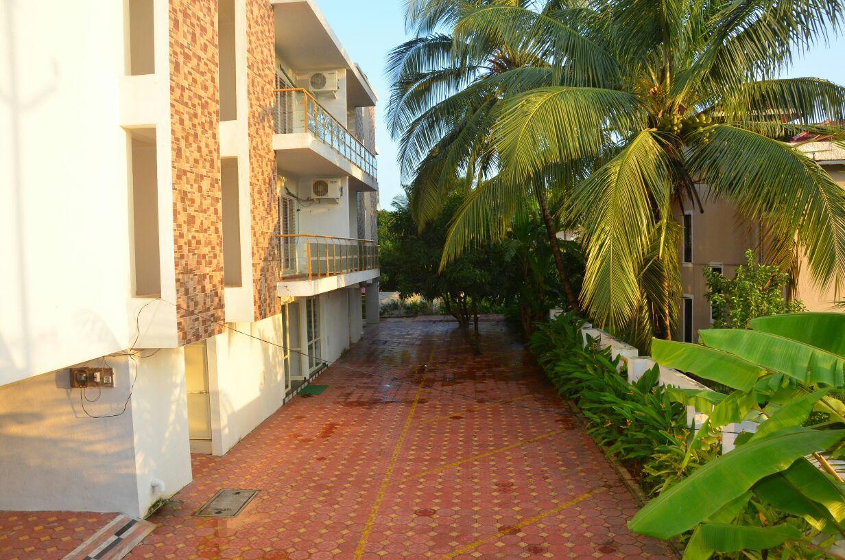 Nilaya Beach Resort Алібаґ Екстер'єр фото