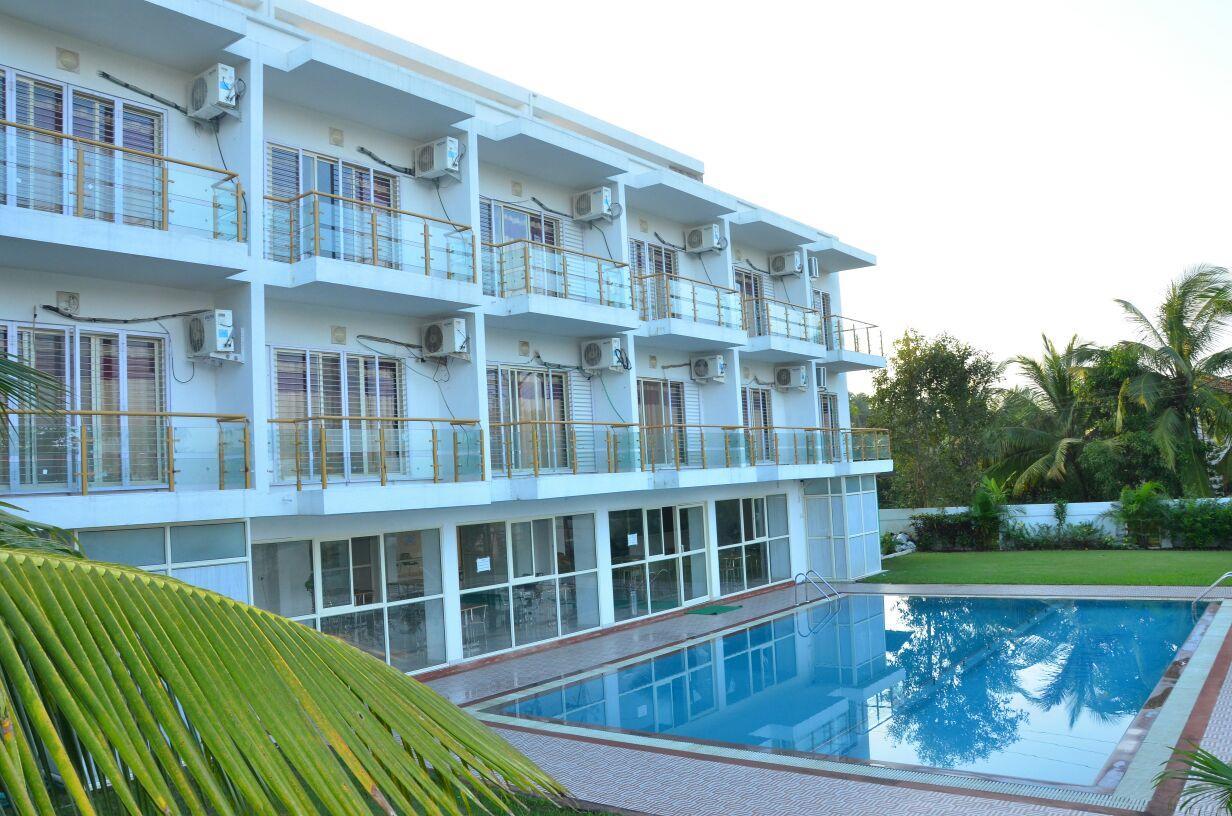 Nilaya Beach Resort Алібаґ Екстер'єр фото