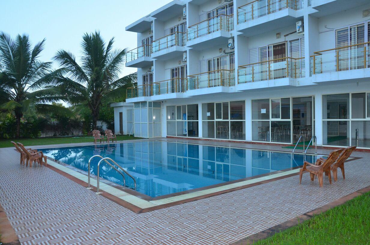 Nilaya Beach Resort Алібаґ Екстер'єр фото